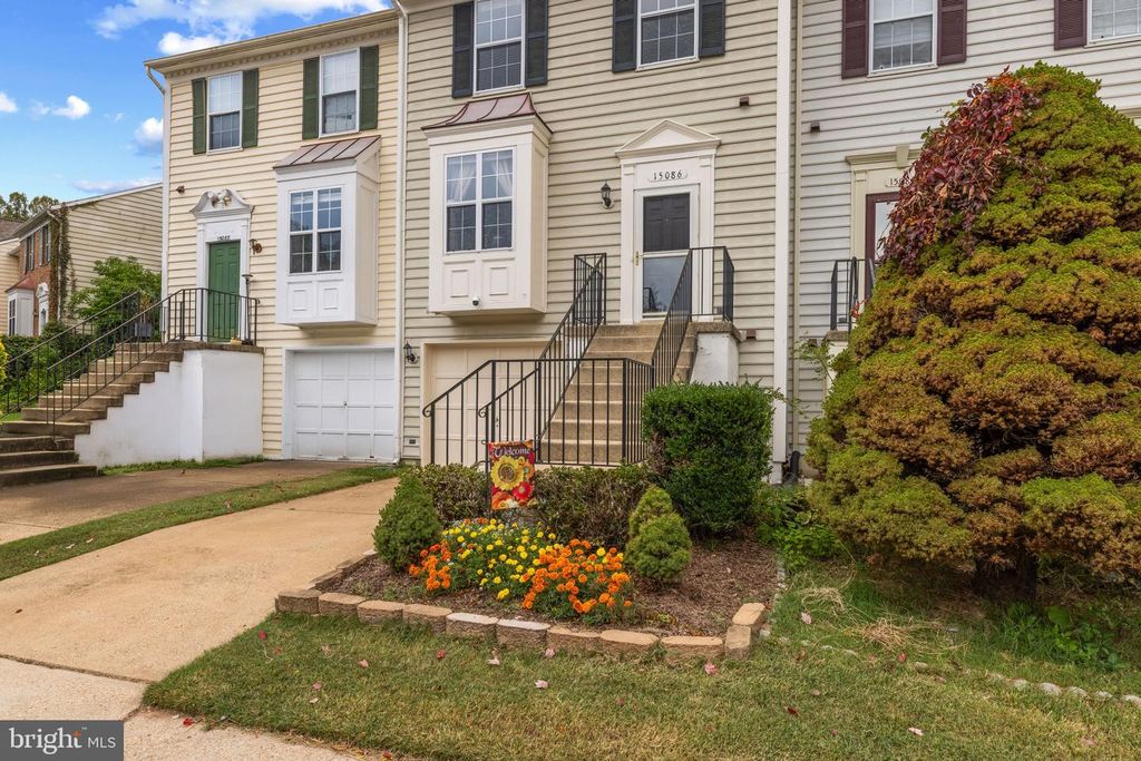 Image 3 of property listing at 15086 JARRELL PL, Woodbridge, VA 22193