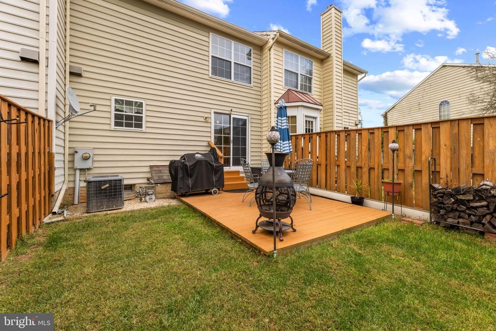 Image 32 of property listing at 15086 JARRELL PL, Woodbridge, VA 22193