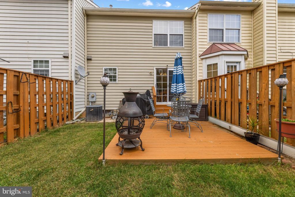 Image 34 of property listing at 15086 JARRELL PL, Woodbridge, VA 22193