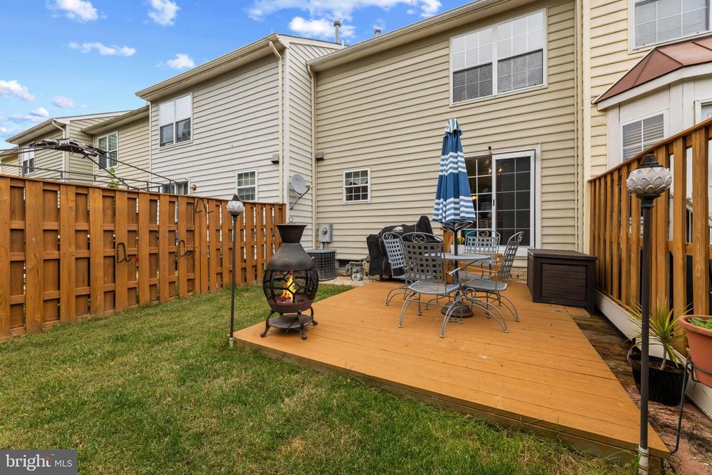 Image 36 of property listing at 15086 JARRELL PL, Woodbridge, VA 22193