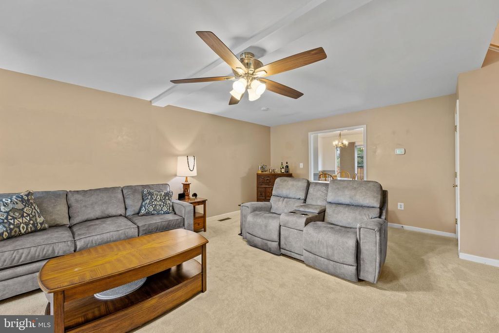 Image 4 of property listing at 15086 JARRELL PL, Woodbridge, VA 22193