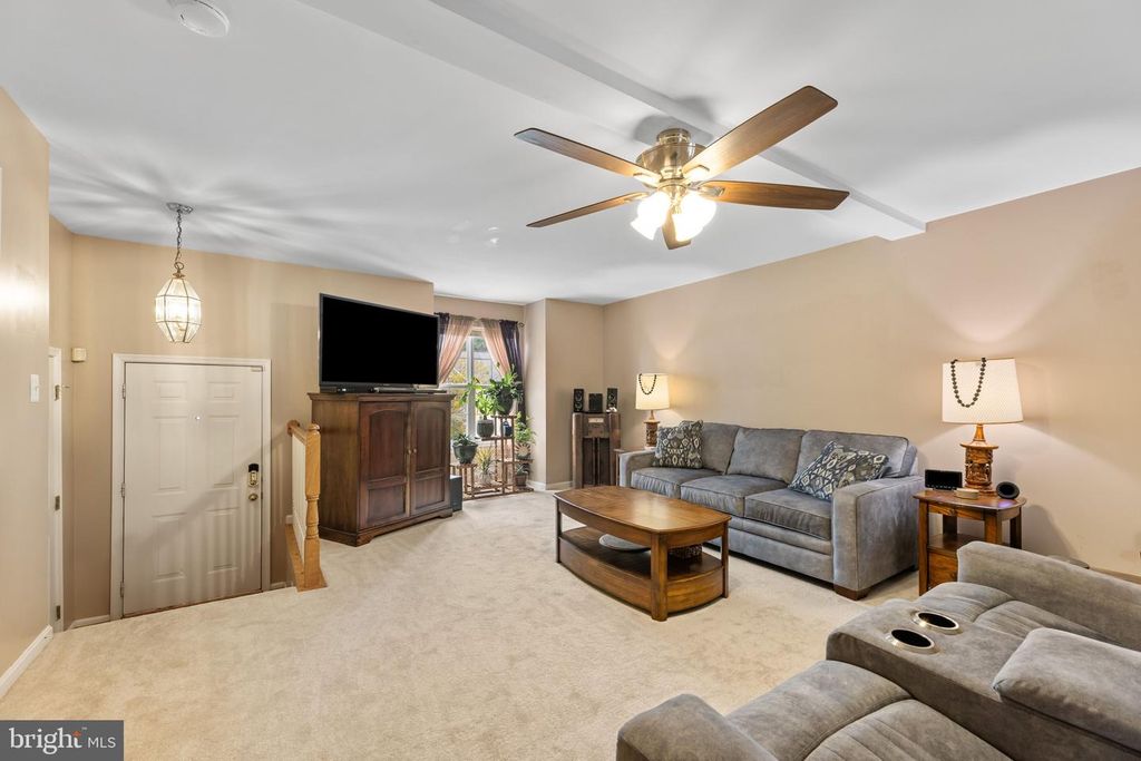 Image 5 of property listing at 15086 JARRELL PL, Woodbridge, VA 22193