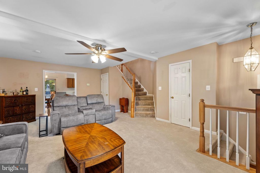 Image 7 of property listing at 15086 JARRELL PL, Woodbridge, VA 22193