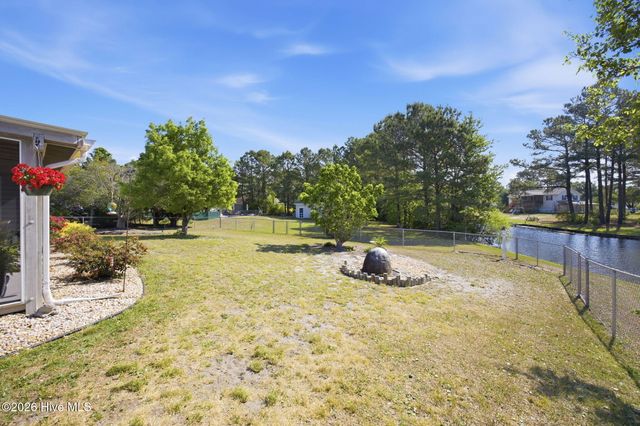 218 Lake Arthur Drive, Newport, NC 28570