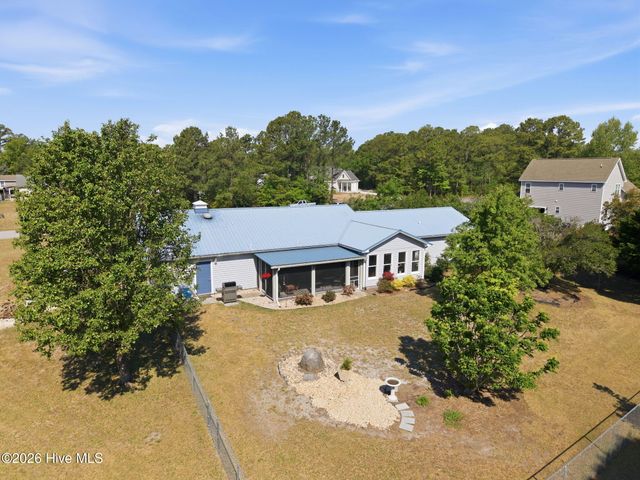 218 Lake Arthur Drive, Newport, NC 28570