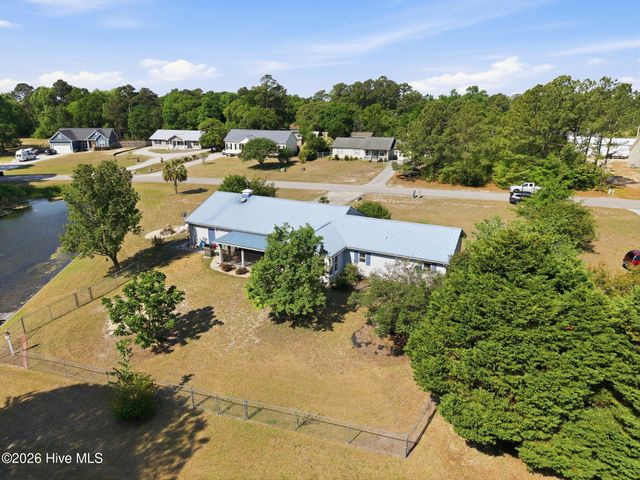218 Lake Arthur Drive, Newport, NC 28570