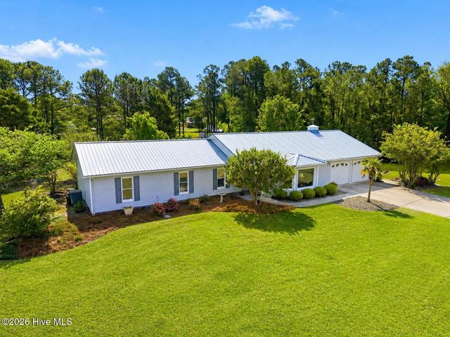 218 Lake Arthur Drive, Newport, NC 28570