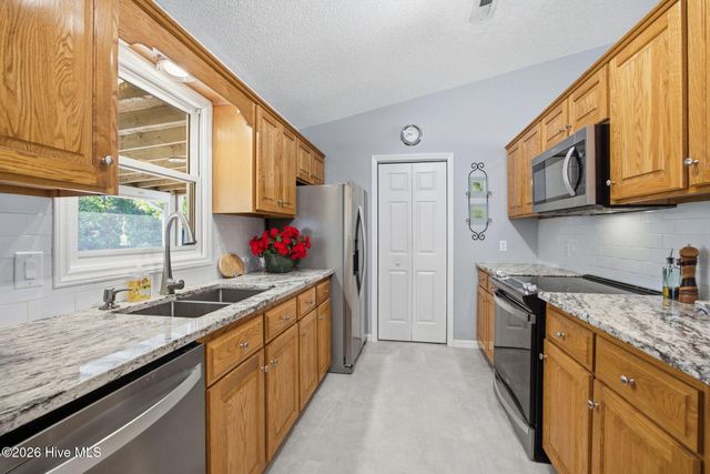 218 Lake Arthur Drive, Newport, NC 28570