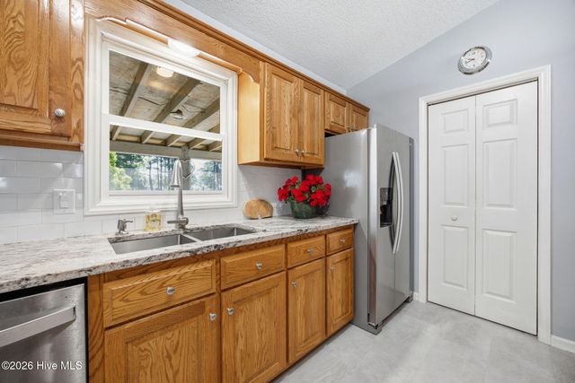 218 Lake Arthur Drive, Newport, NC 28570