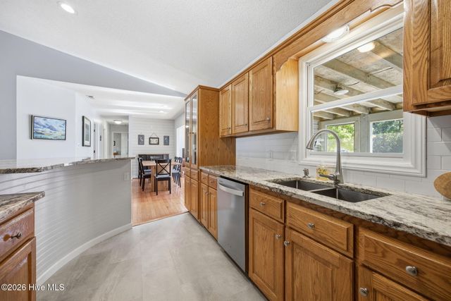 218 Lake Arthur Drive, Newport, NC 28570