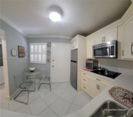 3600 NE 170th Street 404, North Miami Beach, FL 33160