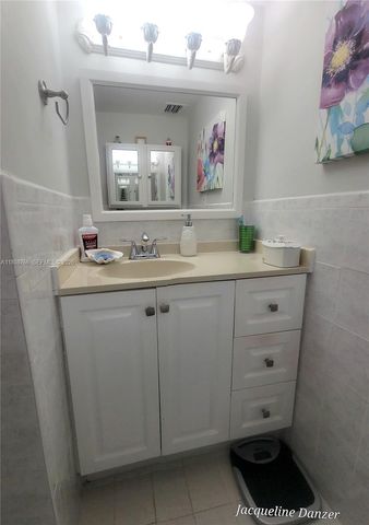 3600 NE 170th Street 404, North Miami Beach, FL 33160