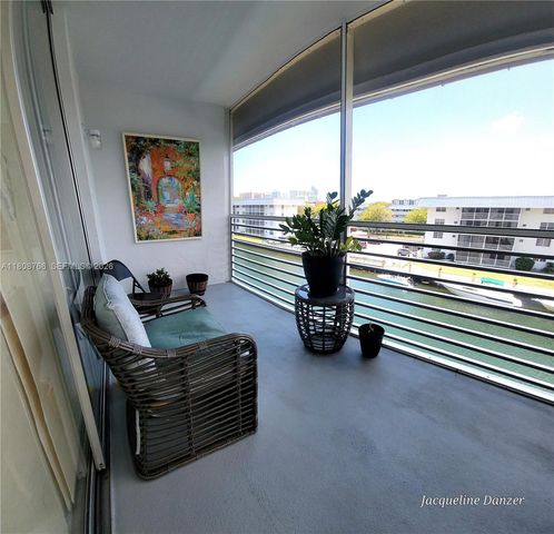 3600 NE 170th Street 404, North Miami Beach, FL 33160