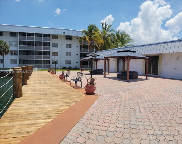 3600 NE 170th Street 404, North Miami Beach, FL 33160