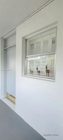 3600 NE 170th Street 404, North Miami Beach, FL 33160