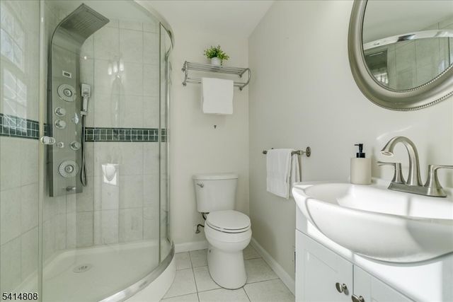 60 E Sherbrooke Pkwy, Livingston Twp., NJ 07039