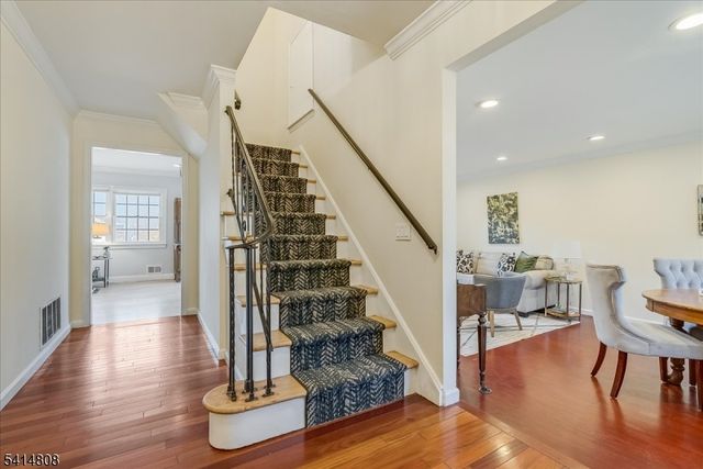 60 E Sherbrooke Pkwy, Livingston Twp., NJ 07039