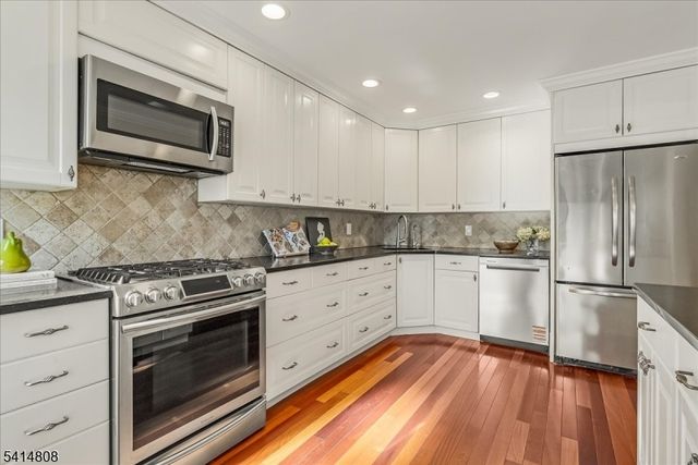 60 E Sherbrooke Pkwy, Livingston Twp., NJ 07039