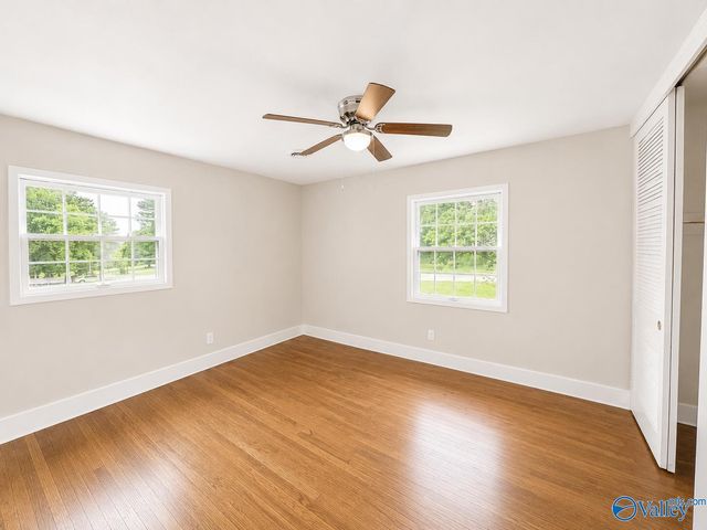 4605 Mountain Crest Drive, Guntersville, AL 35976