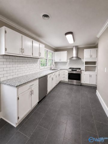 4605 Mountain Crest Drive, Guntersville, AL 35976