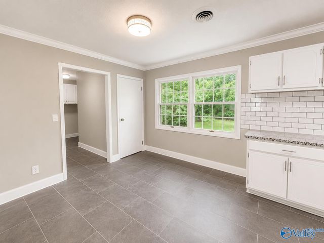 4605 Mountain Crest Drive, Guntersville, AL 35976