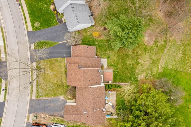 2554B Pheasant Run, Franklin Park, PA 15090
