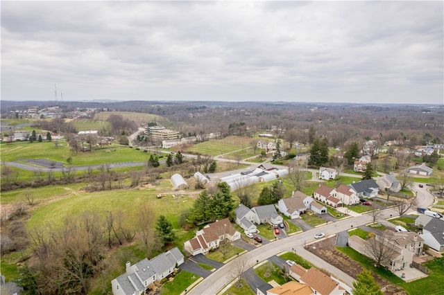 2554B Pheasant Run, Franklin Park, PA 15090