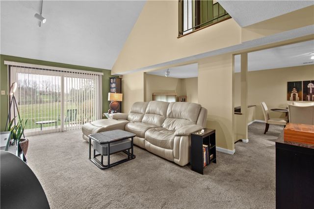 2554B Pheasant Run, Franklin Park, PA 15090