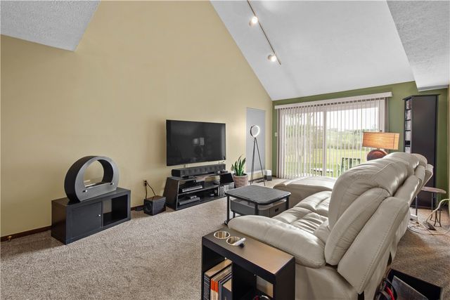 2554B Pheasant Run, Franklin Park, PA 15090