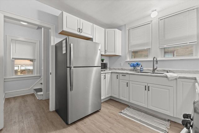 2850 N 46th STREET, Milwaukee, WI 53210