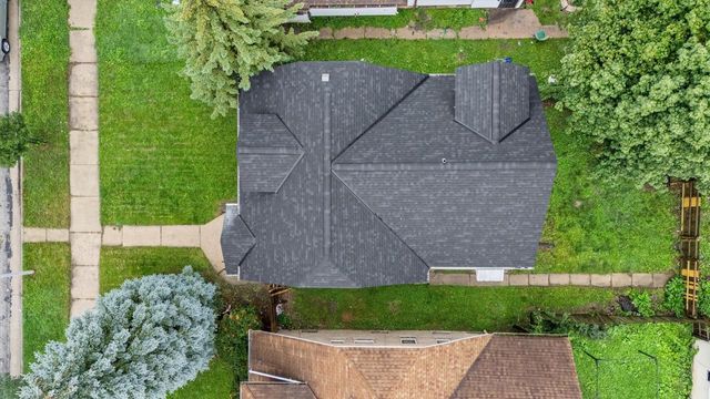 2850 N 46th STREET, Milwaukee, WI 53210