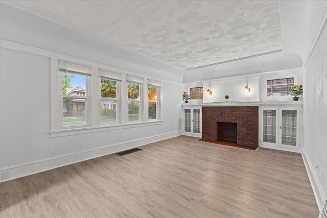 2850 N 46th STREET, Milwaukee, WI 53210