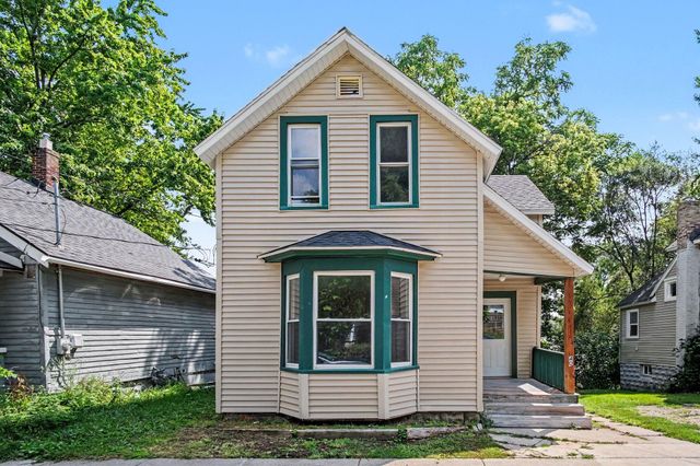 40 Mack Avenue NE, Grand Rapids, MI 49503