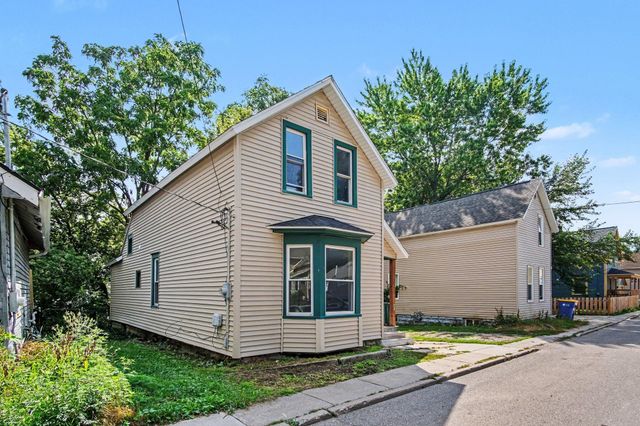 40 Mack Avenue NE, Grand Rapids, MI 49503