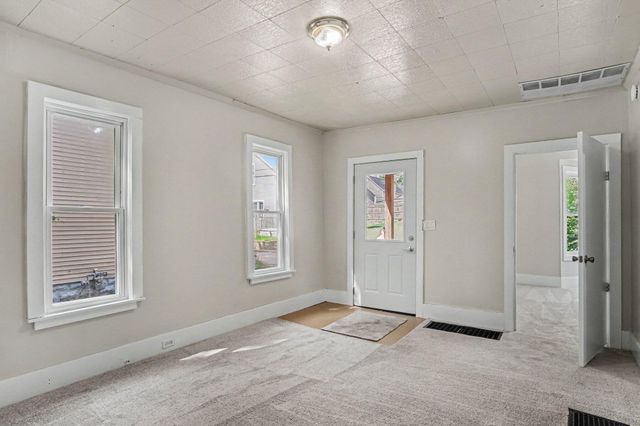 40 Mack Avenue NE, Grand Rapids, MI 49503