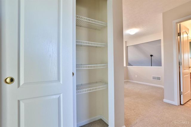 6483 Twin Lakes Drive, Mason, OH 45040