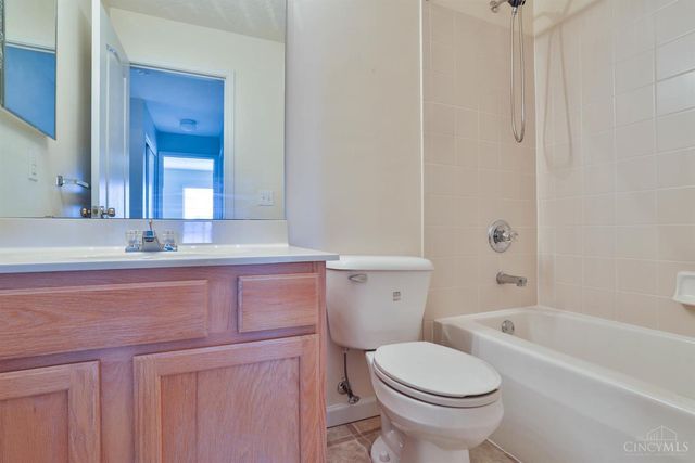 6483 Twin Lakes Drive, Mason, OH 45040