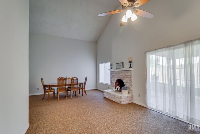 3012 Brock Way, Bakersfield, CA 93306