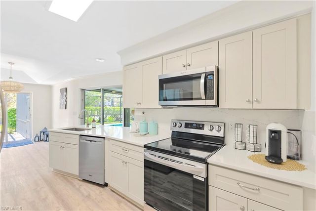 2125 Marina DR, Naples, FL 34102