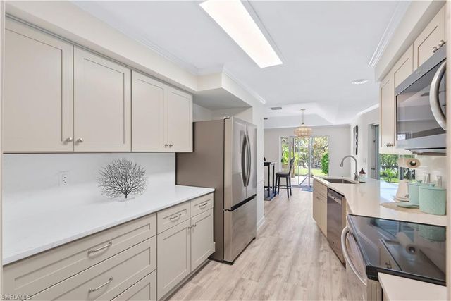 2125 Marina DR, Naples, FL 34102