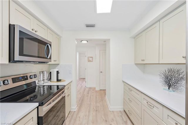 2125 Marina DR, Naples, FL 34102