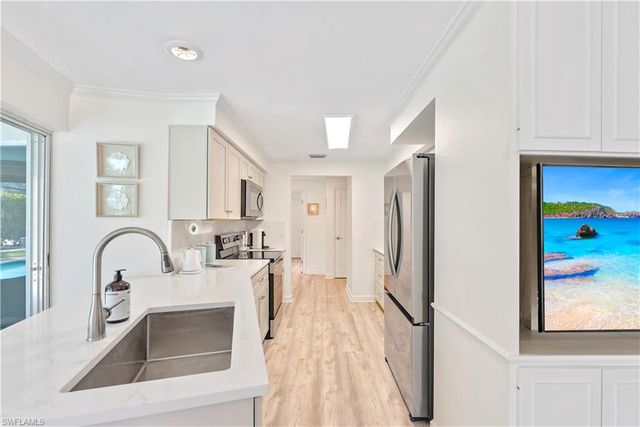 2125 Marina DR, Naples, FL 34102