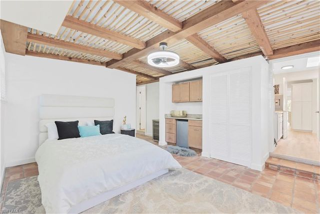 2125 Marina DR, Naples, FL 34102