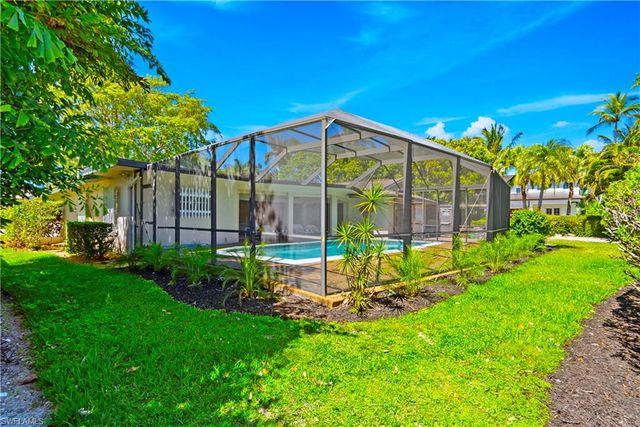 2125 Marina DR, Naples, FL 34102