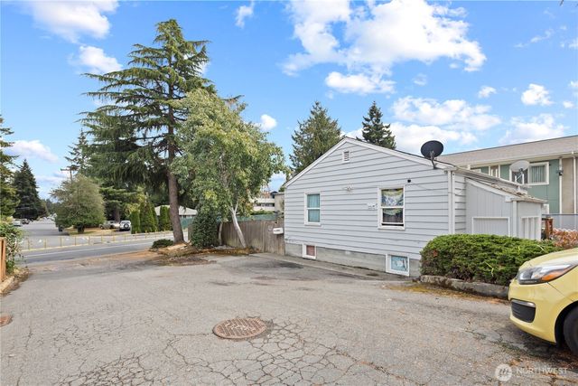13204 12th Avenue SW, Burien, WA 98146