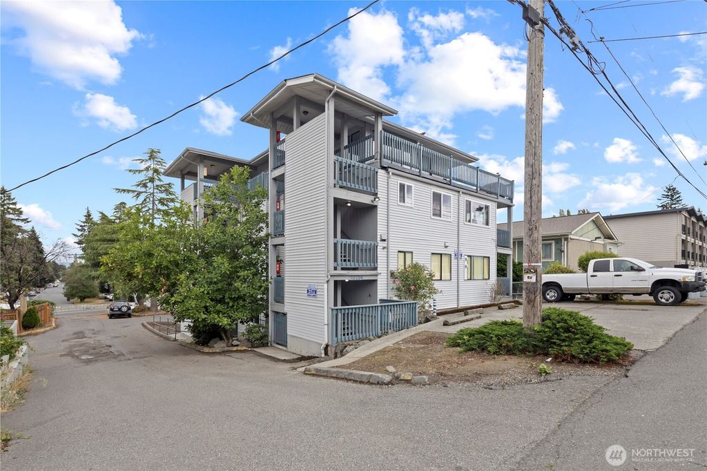 13204 12th Avenue SW, Burien, WA 98146