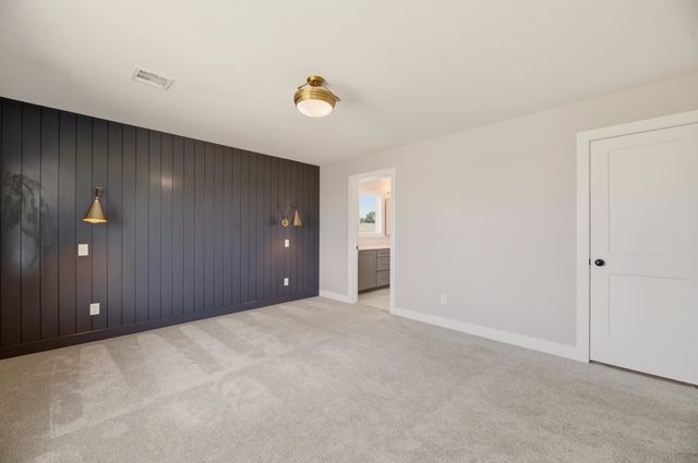 2716 S Prescott Ct, Wichita, KS 67215