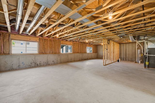 2716 S Prescott Ct, Wichita, KS 67215