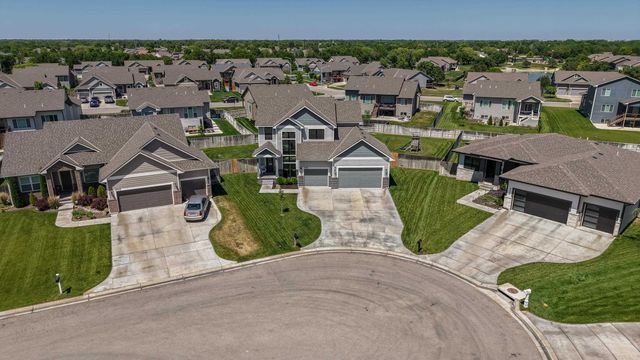 2716 S Prescott Ct, Wichita, KS 67215