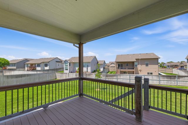 2716 S Prescott Ct, Wichita, KS 67215